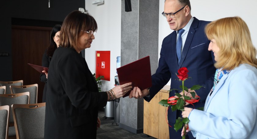 Na zdjęciu wręczenie nominacji w UM, fot. UM Radomsko