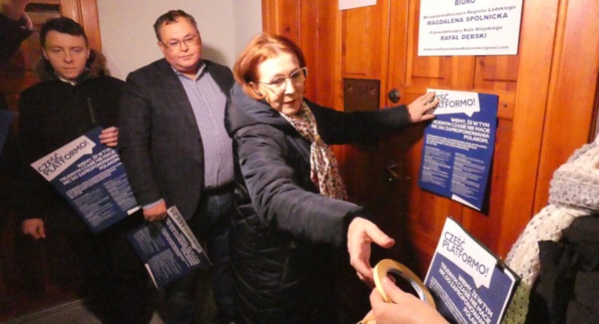 Na zdjęciu posłanka PiS Anna Milczanowska z członkami radomszczańskiego PiS-u