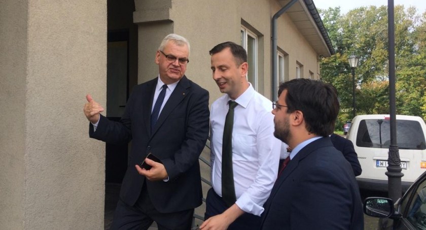 Na zdjęciu Wojciech Ślusarczyk z szefem PSL Władysławem Kosiniakiem-Kamyszem w Przedborzu podczas konwencji wyborczej, rok 2019 