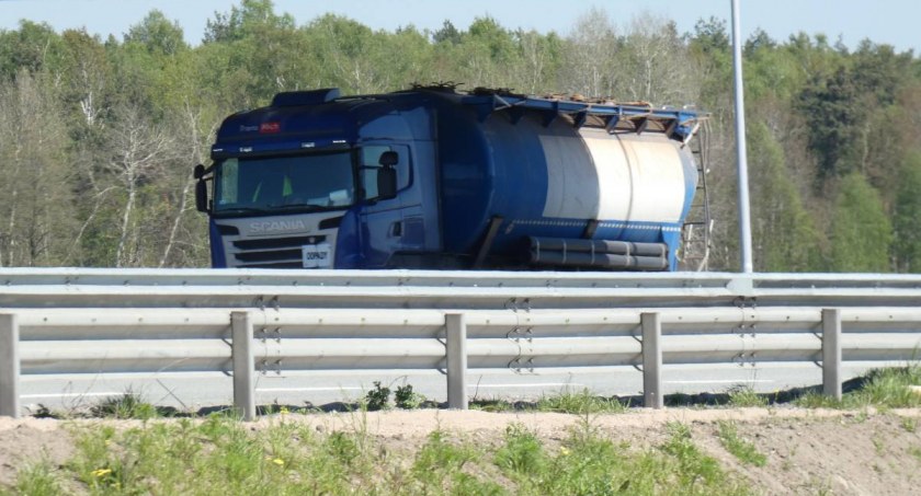 Na zdjęciu autostrada w Kamieńsku