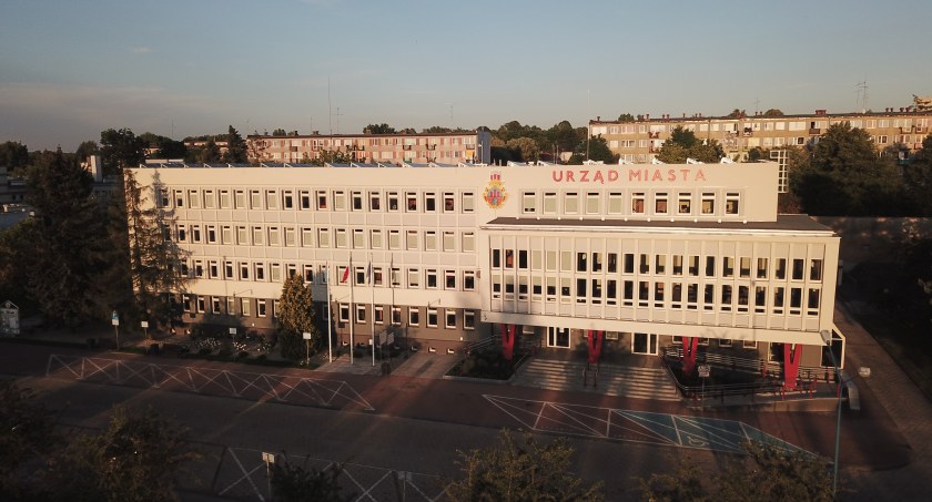 Na zdjęciu urząd miasta, fot. UM Radomsko 