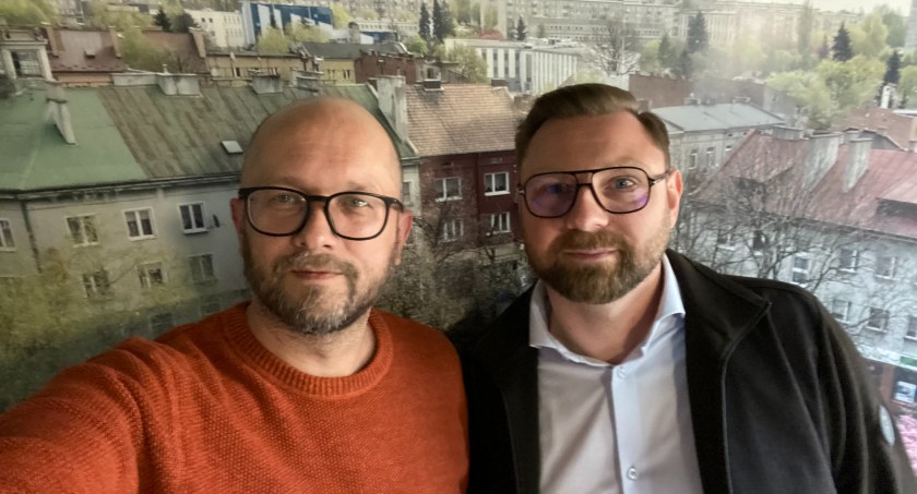 Na zdjęciu prowadzący Andrzej Andrysiak i Piotr Lisowski