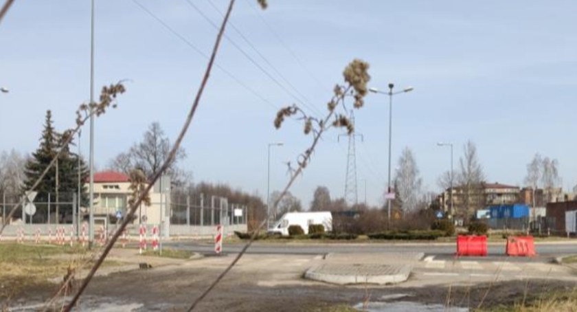 Na zdjęciu rondo przy ul. Brzeźnickiej, gdzie ma zaczynać się drugi odcinek obwodnicy