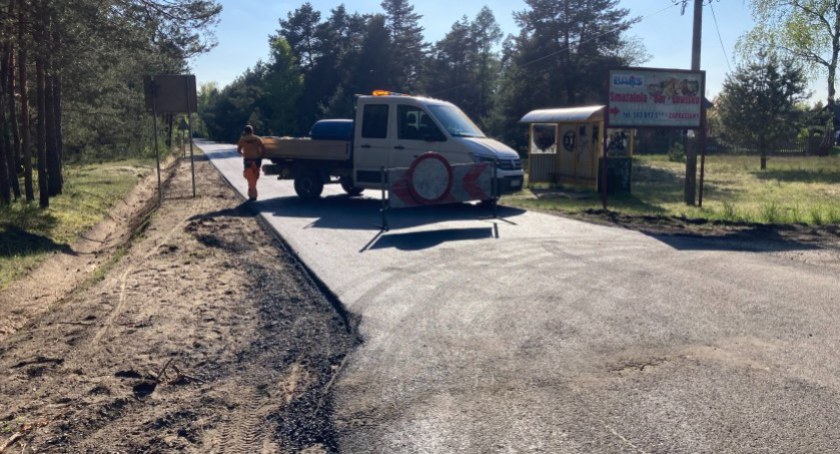Na zdjęciu zamknięty objazd przez Ojrzeń, 10 maja