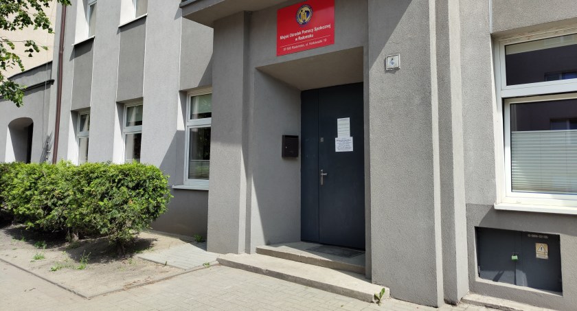 Na zdjęciu wynajmowany przez MOPS budynek LOK-u