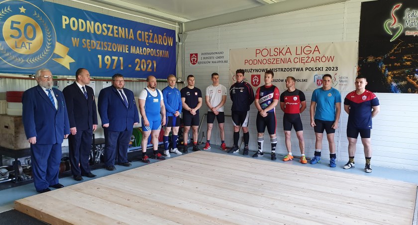 Na zdjęciu sztangiści UMLKS