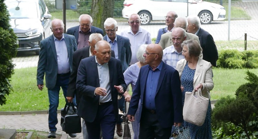 Na zdjęciu absolwenci Mechanika