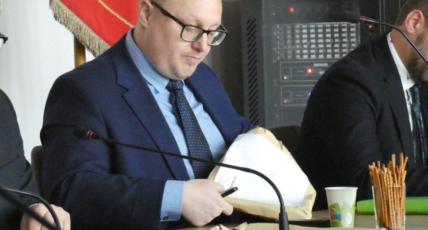 Na zdjęciu radny Razem dla Radomska Kamil Bugdal 