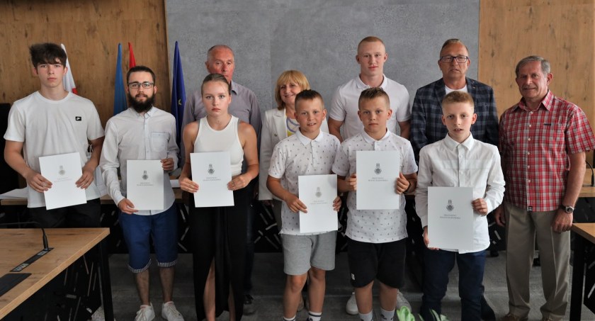 Na zdjęciu wyróżnieni sportowy, fot. Facebook/UM Radomsko