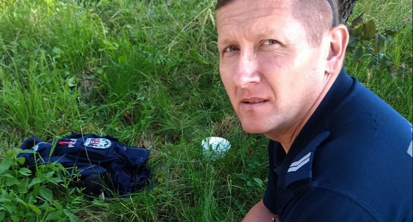 Na zdjęciu funkcjonariusz KPP Radomsko, fot. KPP Radomsko