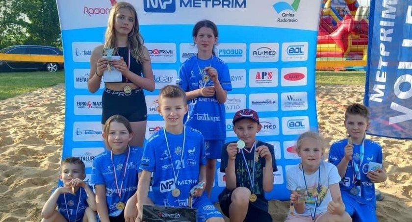 Na zdjęciu młodzi zawodnicy radomszczańskiego klubu