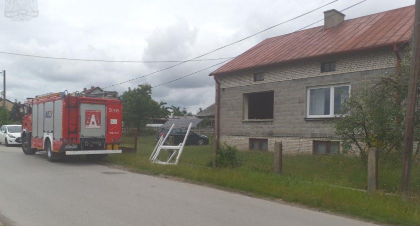 Na zdjęciu dom, w którym doszło do wybuchu, fot. KP PSP Radomsko 