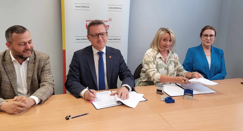 Na zdjęciu uczestnicy konferencji z udziałem Wicemarszałka woj. Łódzkiego