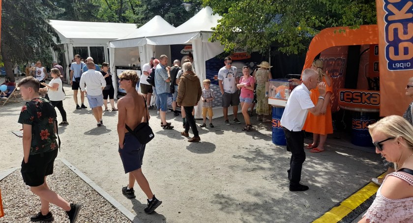 Na zdjęciu uczestnicy pikniku fot. Facebook/Radomsko Miasto Otwarte