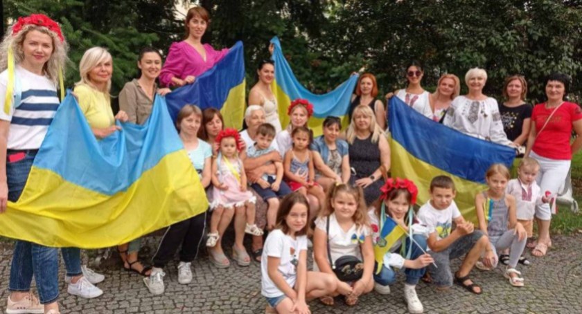 Na zdjęciu Ukraińcy w Radomsku świętują dzień niepodległości