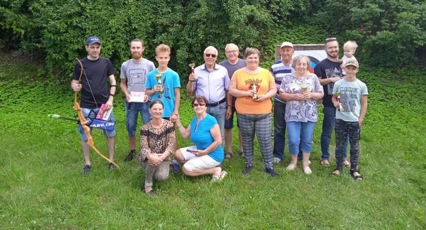 Na zdjęciu uczestnicy turnieju łuczniczego w Radomsku