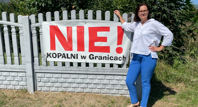 Na zdjęciu poseł Sowińska w gminie Masłowice