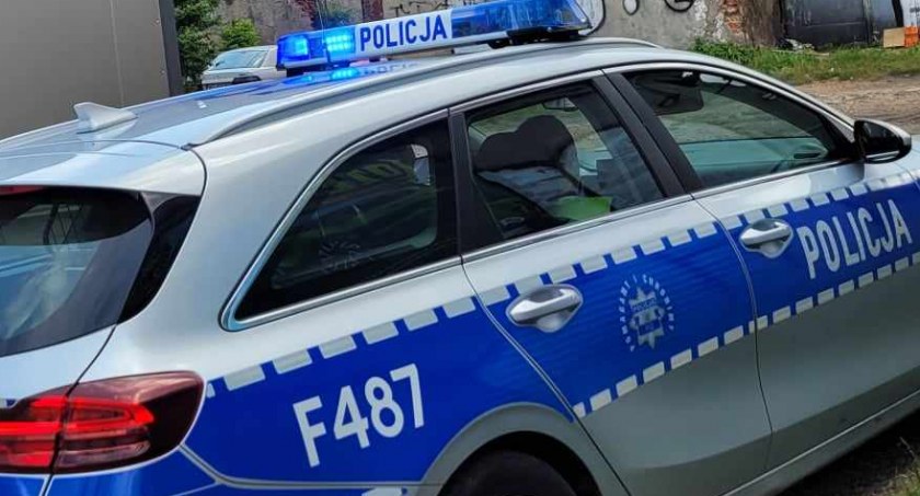 Na zdjęciu radiowóz