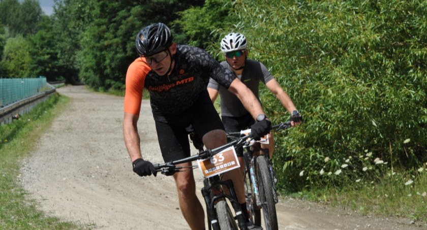 Na zdjęciu uczestnicy MTB Kamieńsk, fot. Kamiensk.pl