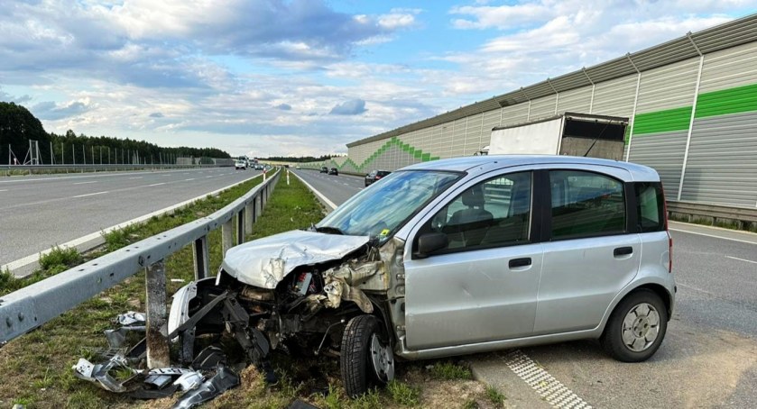 Na zdjęciu rozbity fiat, fot. KPP Radomsko