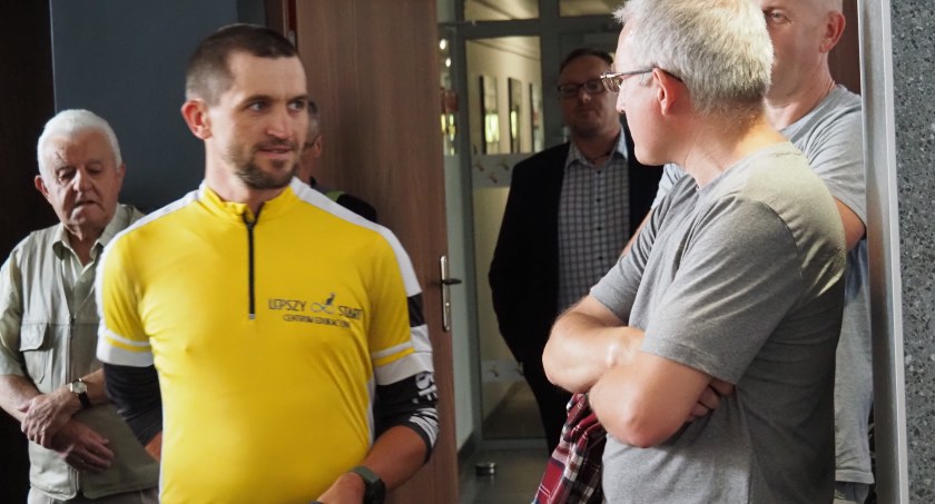 Na zdjęciu Artur Szponder na spotkaniu w sprawie spalarni w UM