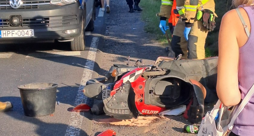 Na zdjęciu rozbity skuter