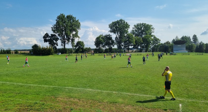 Na zdjęciu mecz Victorii, która dała sobie strzelić 5 goli