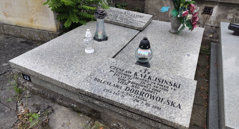 Na zdjęciu grób Czesława Kałkusińskiego