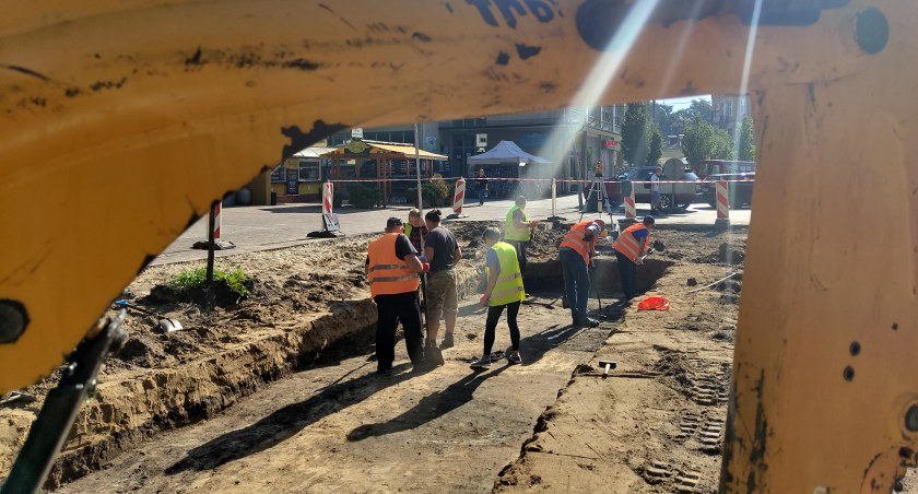 Na zdjęciu prace archeologiczne na ulicy Reymonta