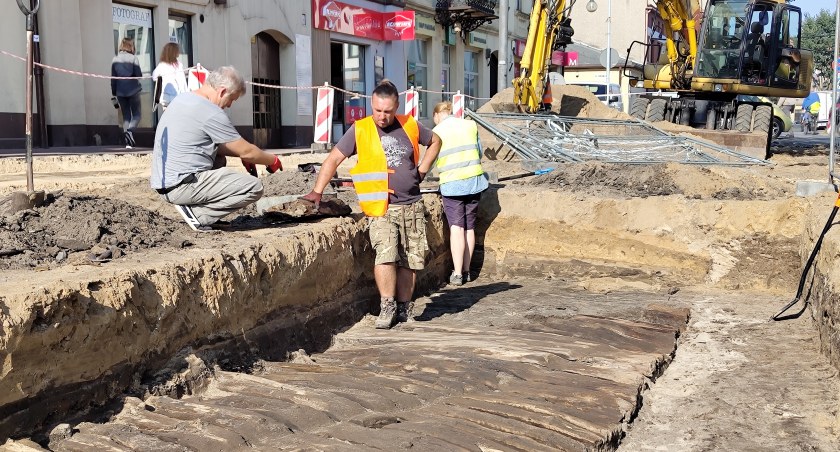 Na zdjęciu prace archeologiczne na Reymonta