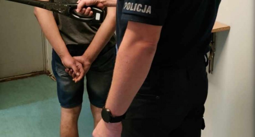 Na zdjęciu zatrzymany sprawca fot. KPP w Radomsku