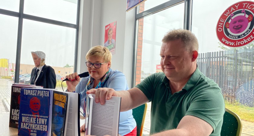 Na zdjęciu Tomasz Piątek i Beata Molik