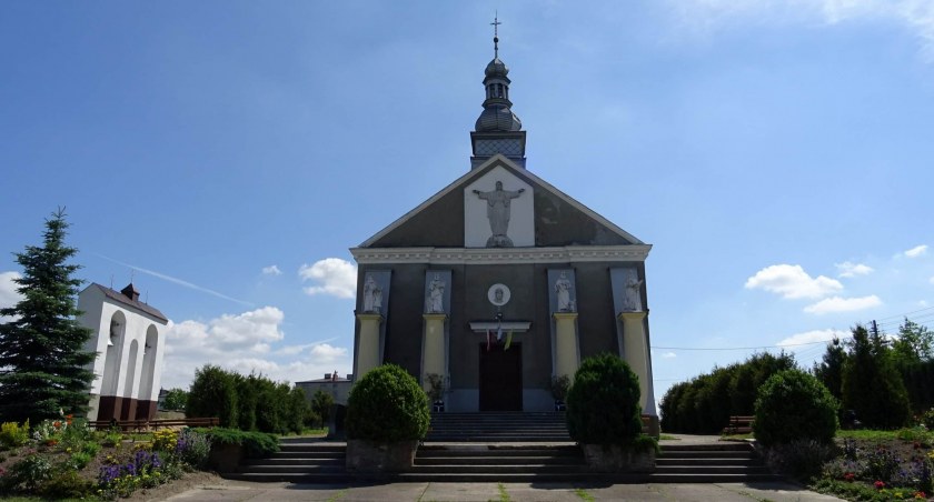 Na zdjęciu kościół św. Bartłomieja w Dobryszycach, fot. www.synod.org.pl