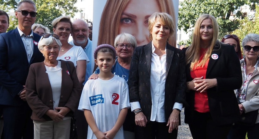 Na zdjęciu uczestnicy spotkania z Hanną Zdanowską i Magdalena Spólnicką