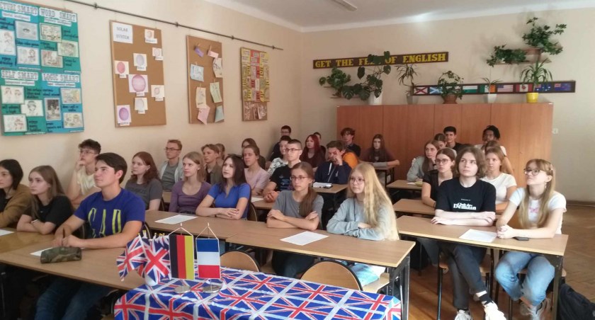 Na zdjęciu uczestnicy zajęć fot. II LO