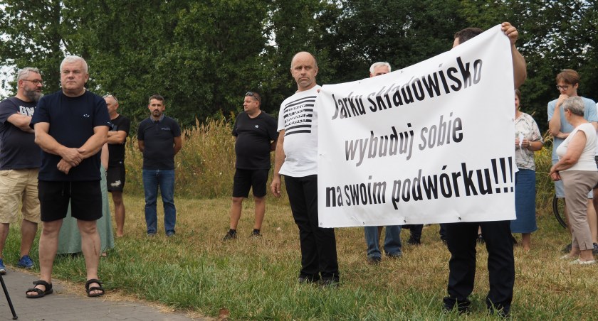Na zdjęciu protest mieszkańców, 22 sierpnia
