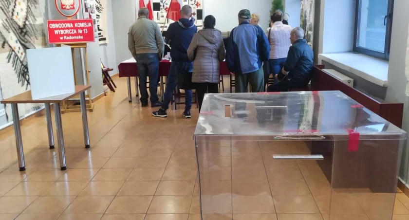 Na zdjęciu obwodowa komisja wyborcza nr 13 w Radomsku