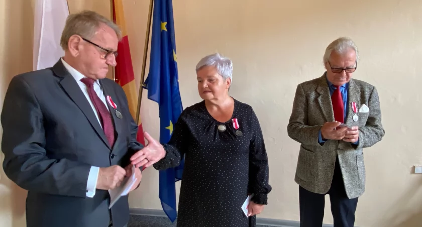 Na zdjęciu Stanisław Sankowski, Jadwiga Stankiewicz i Mirosław Kaliszczak