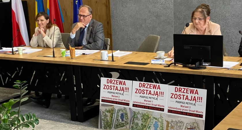 Na zdjęciu sesja rady miasta w Radomsku, 27 października 2023