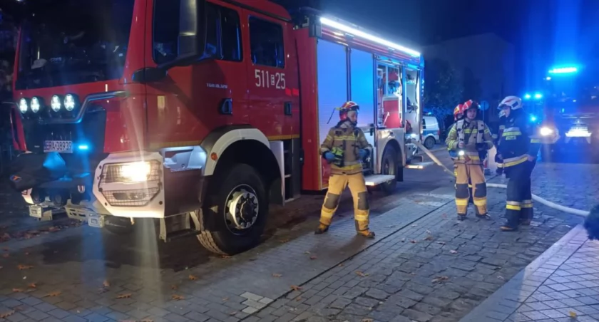 Na zdjęciu strażacy w akcji, fot. KP PSP Radomsko 