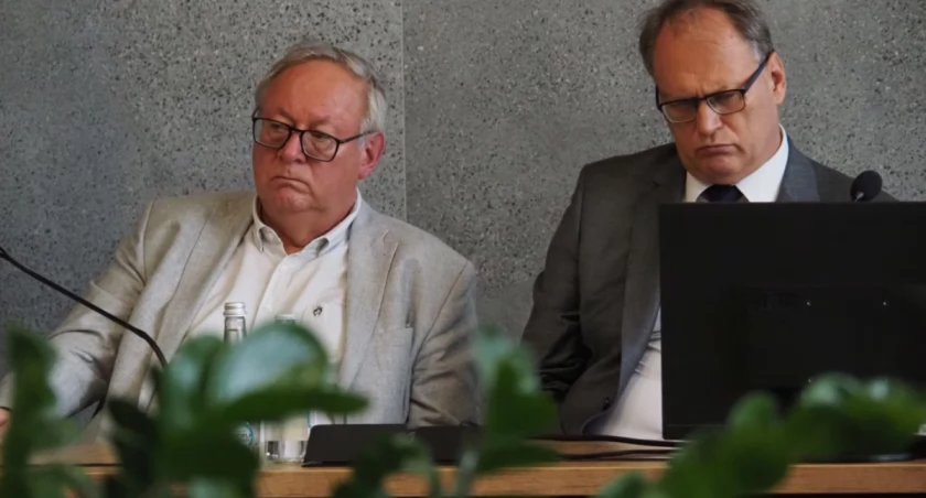 Na zdjęciu prof. Grzegorz Wielgosiński i prezydent Jarosław Ferenc podczas spotkania z radnymi w sprawie spalarni 