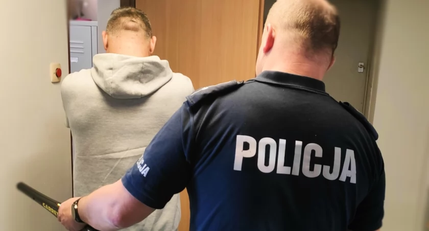 Na zdjęciu zatrzymany mężczyzna, fot. KPP Radomsko 