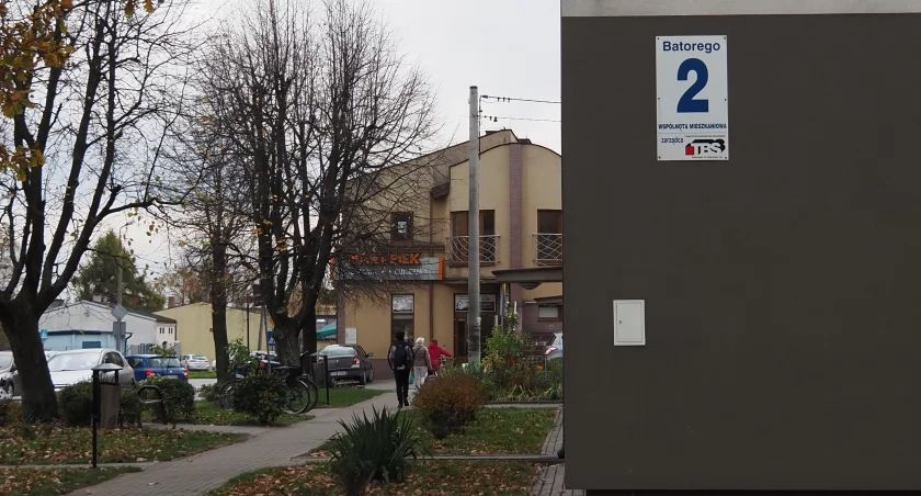 Na zdjęciu blok przy ulicy Batorego 2