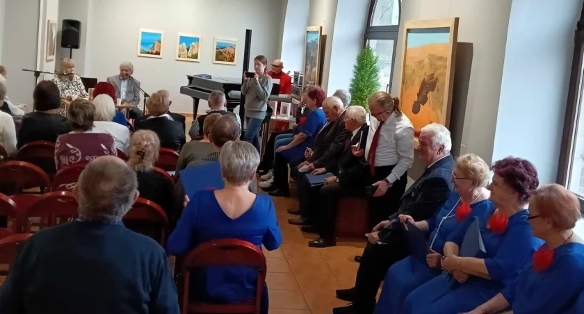 Na zdjęciu uczestnicy spotkania, fot. Facebook/Muzeum Regionalne w Radomsku
