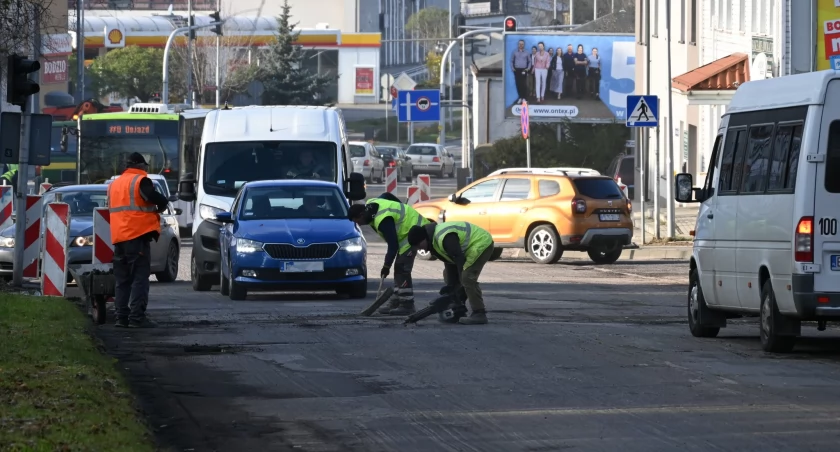 Na zdjęciu prace na ulicy Piastowskiej, fot. Facebook/Starostwo Powiatowe