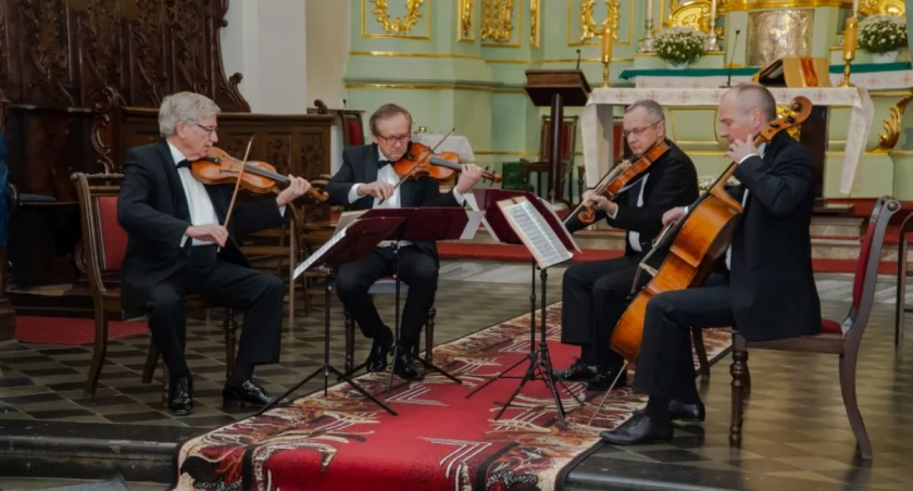 Na zdjęciu kwartet Camerata w klasztorze oo. Franciszkanów, fot. FIK/Marcin Więcek