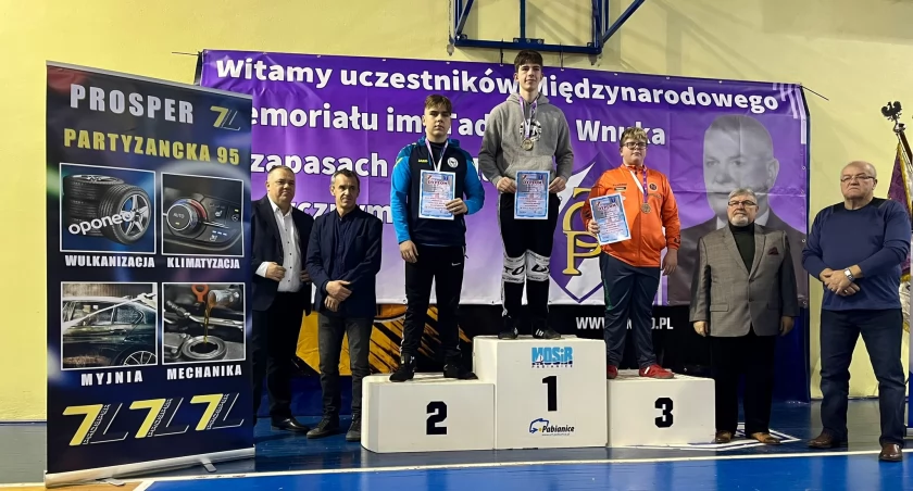 Na zdjęciu zawodnicy na podium, fot. UKS Radomsko