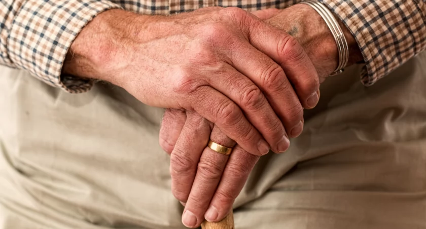 Na zdjęciu senior, fot. Pexels