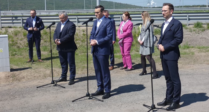 Na zdjęciu: W maju były już premier Mateusz Morawiecki otwierał autostradę A1 w Kamieńsku