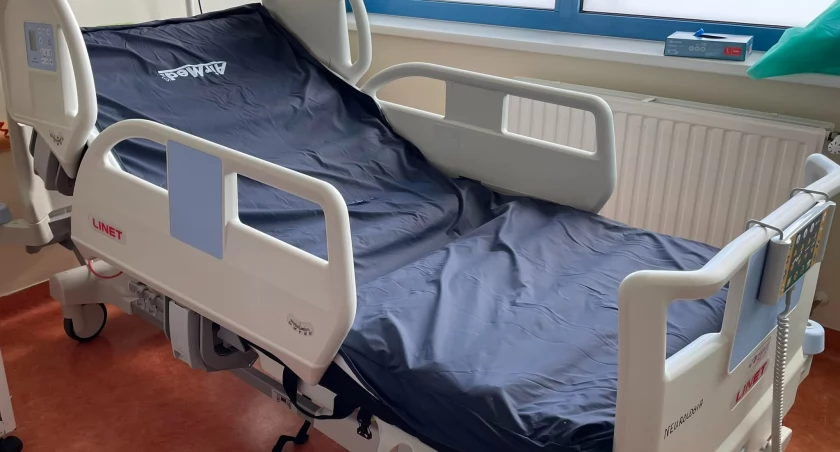 Na zdjęciu jedno z nowych łóżek, fot. Facebook/Szpital Powiatowy